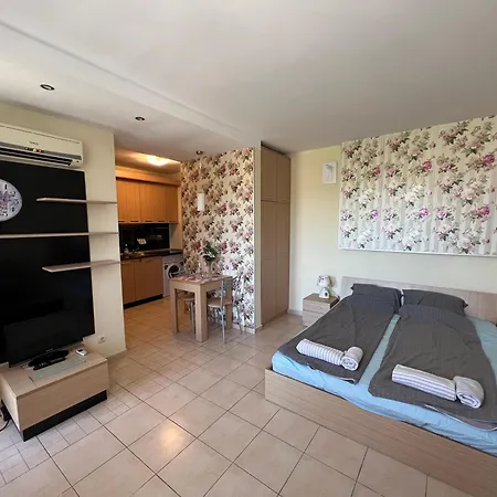 Διαμέρισμα Cozy, Quiet And Spacious In Life By Flat Mаnаger Σωζόπολη